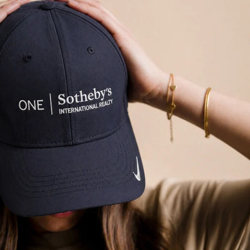 Dri FIT Legacy Cap Thumbnail
